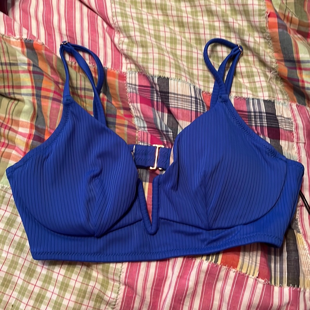 Target Shade & Shore bikini top size 34C